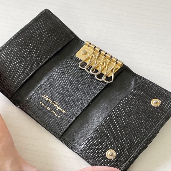 Salvatore Ferragamo black leather Vara bow key wallet - Picture 6 of 10